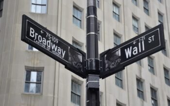 Kepanikan bank mereda di Wall Street. Selanjutnya: Kepanikan Fed New York Wallstreet