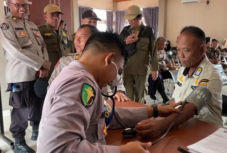 Meriahkan Hut Bayangkara Ke-79, Polres Barsel Gelar Gelar Donor Darah di RSUD IMG 20250619 000318