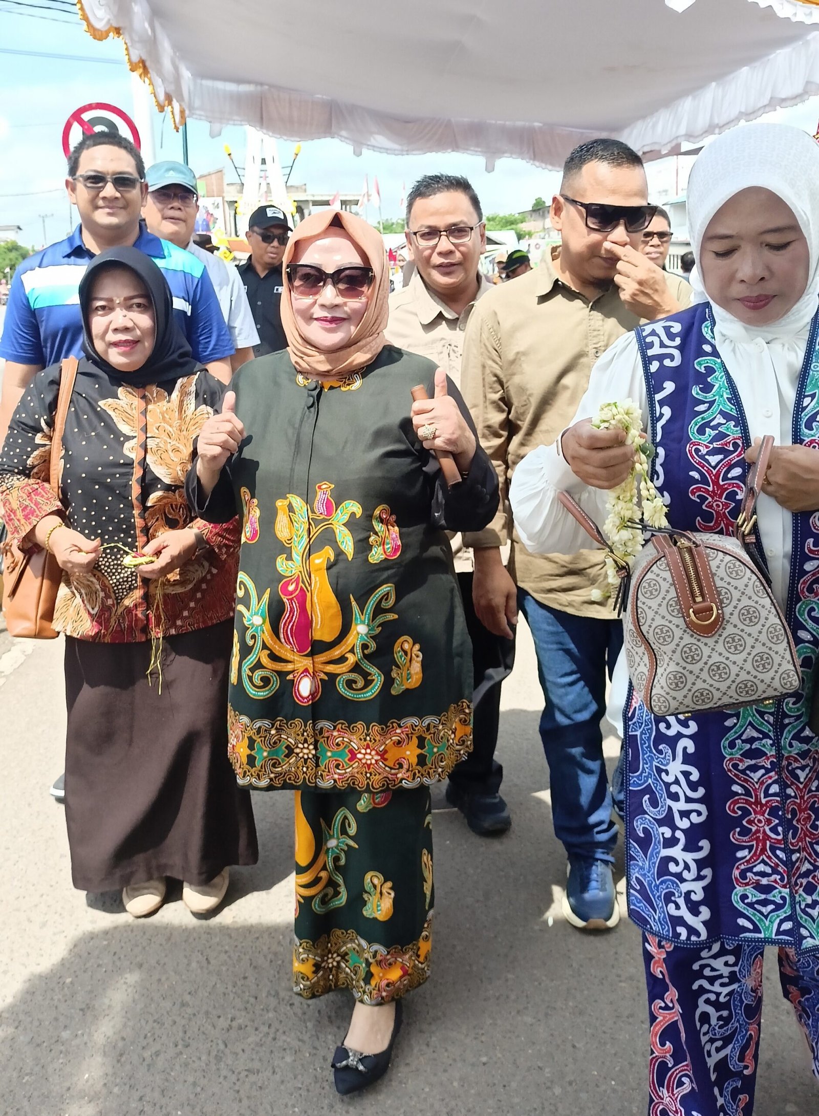 Wakil Ketua II DPRD Barsel Apresiasi Program Makan Gratis, Momentum Kebersamaan di Hari Jadi ke-66 IMG 20250921 185129 scaled