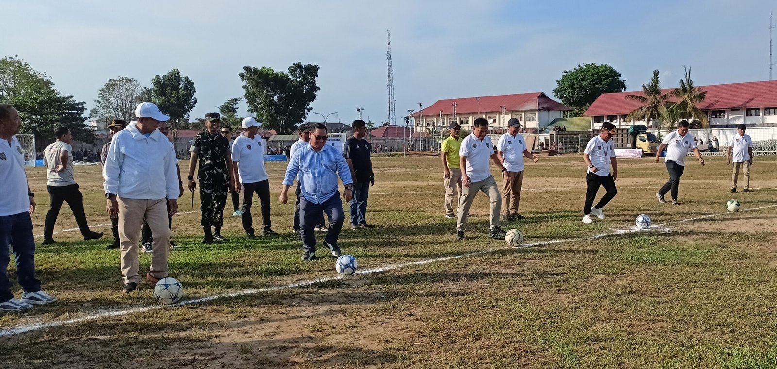 Agustiar Sabran Resmi Buka Turnamen Sepak Bola Gubernur Cup Zona Timur IMG 20250923 222620 scaled