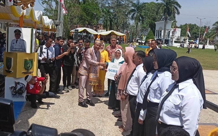 Eddy Raya Samsuri: Pembangunan Barsel Tunjukkan Kemajuan di Berbagai Sektor Screenshot 2025 09 23 17 32 10 19 99c04817c0de5652397fc8b56c3b3817