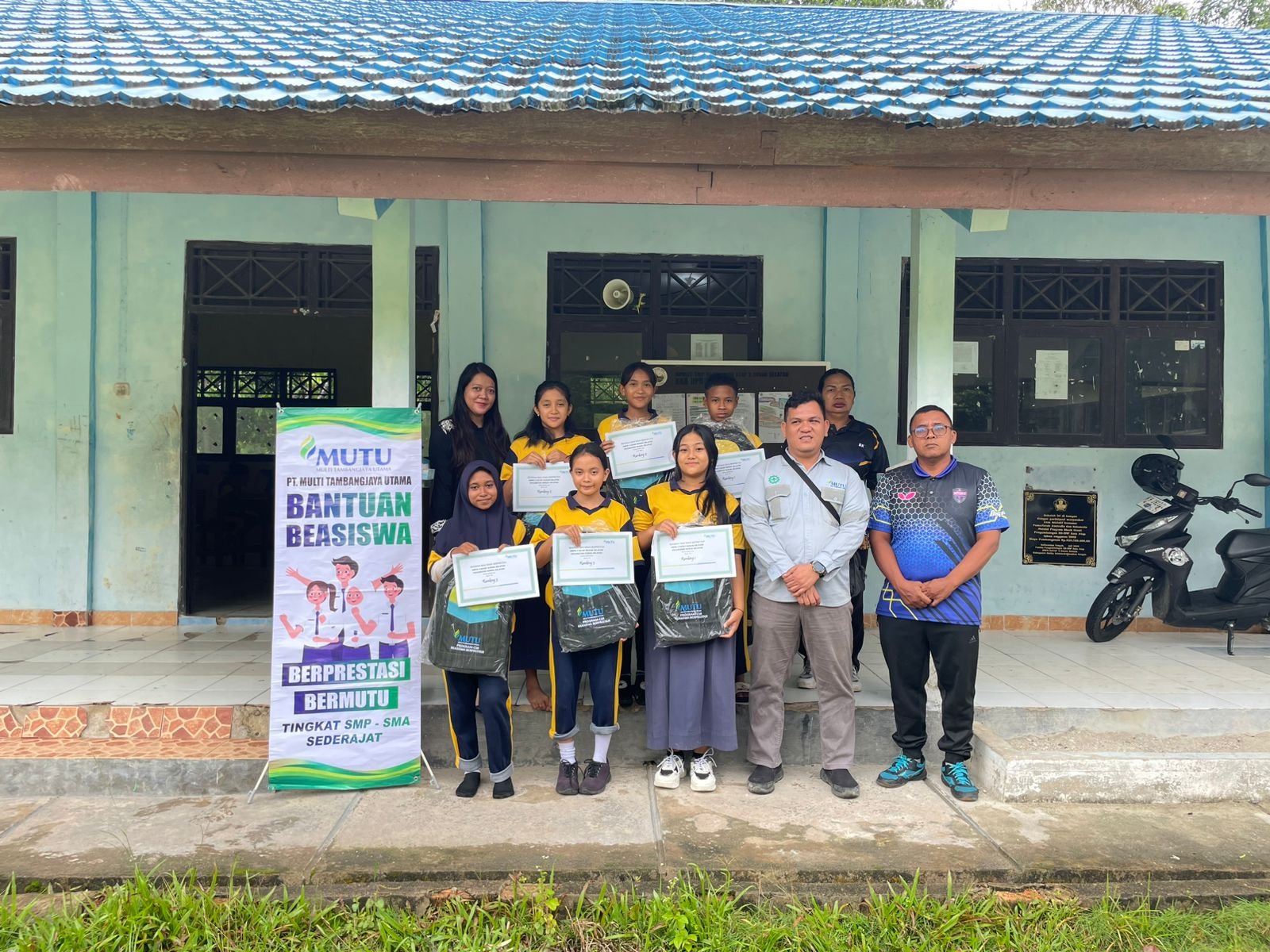 PT MUTU Salurkan Beasiswa Berprestasi bagi Siswa di Barito Selatan, Wujud Komitmen CSR di Bidang Pendidikan IMG 20251108 WA0004