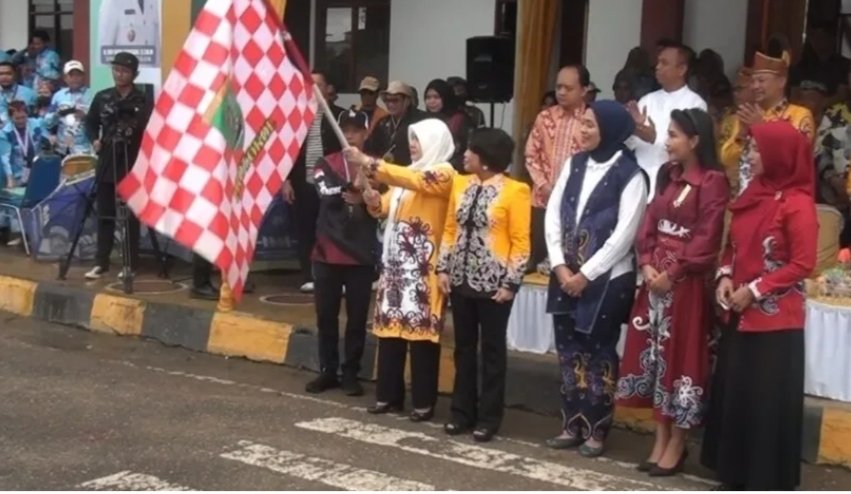 Dinas PUPR Barsel Ikut Berpartisipasi Pada Karnaval Budaya FDD 2025 IMG 20251126 125108