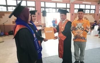STIE Dahani Dahanai Buntok Wisuda 43 Mahasiswa