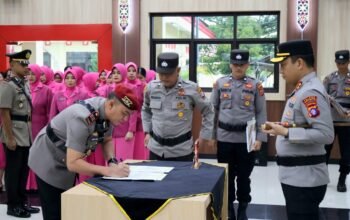Regenerasi Kepemimpinan, Kapolres Barsel Pimpin Sertijab Pejabat Utama dan Kapolsek Regenerasi Kepemimpinan, Kapolres Barsel Pimpin Sertijab Pejabat Utama dan Kapolsek