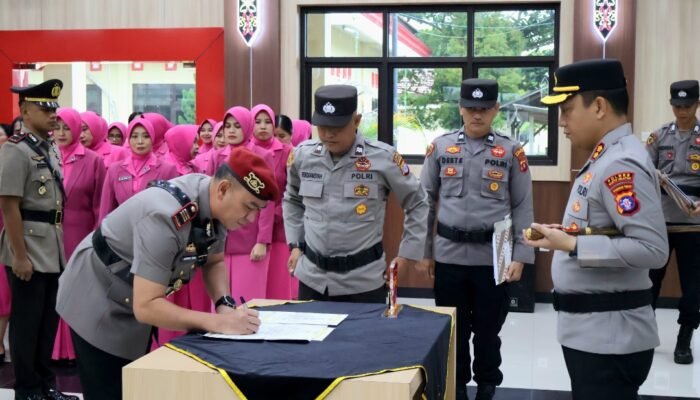 Regenerasi Kepemimpinan, Kapolres Barsel Pimpin Sertijab Pejabat Utama dan Kapolsek