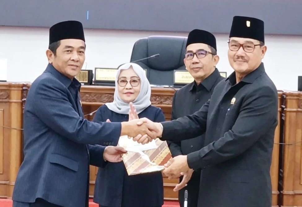 DPRD dan Pemkab Barsel Rampungkan Pembahasan APBD 2025, Ranperda Pertanggungjawaban Disepakati Screenshot 2026 07 21 16 05 39 54 439a3fec0400f8974d35eed09a31f914