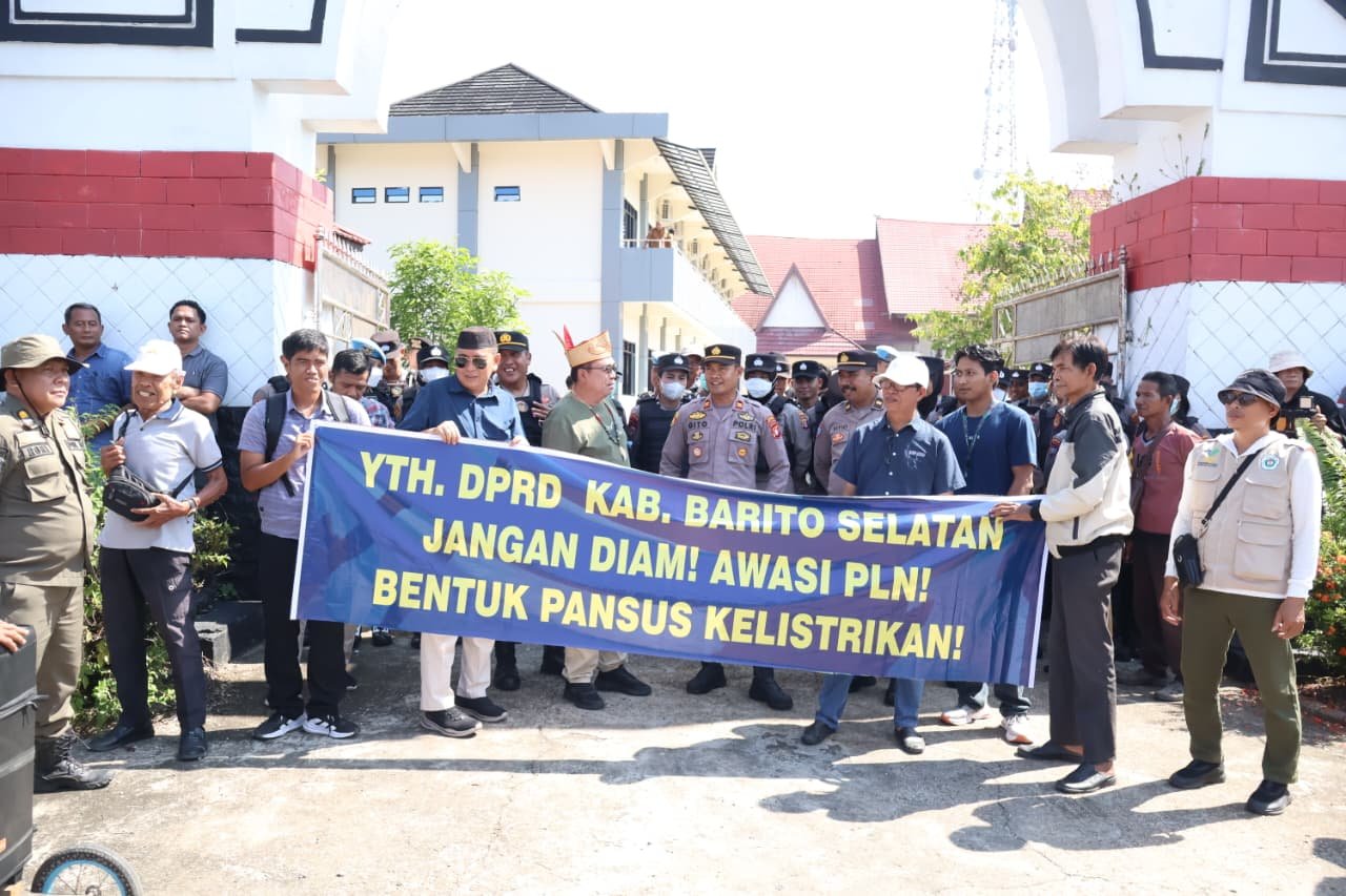 Aliansi Masyarakat Peduli Barsel Sampaikan Aspirasi ke DPRD, PLN Janji Akhiri Pemadaman Bergilir Mulai 5 Agustus IMG 20260803 WA0051