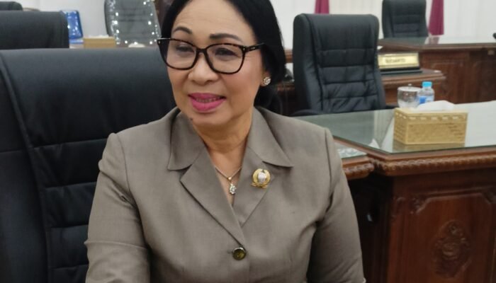 Hj Yangsi Hartini Resmi Pimpin Fraksi PDI-P DPRD Barsel