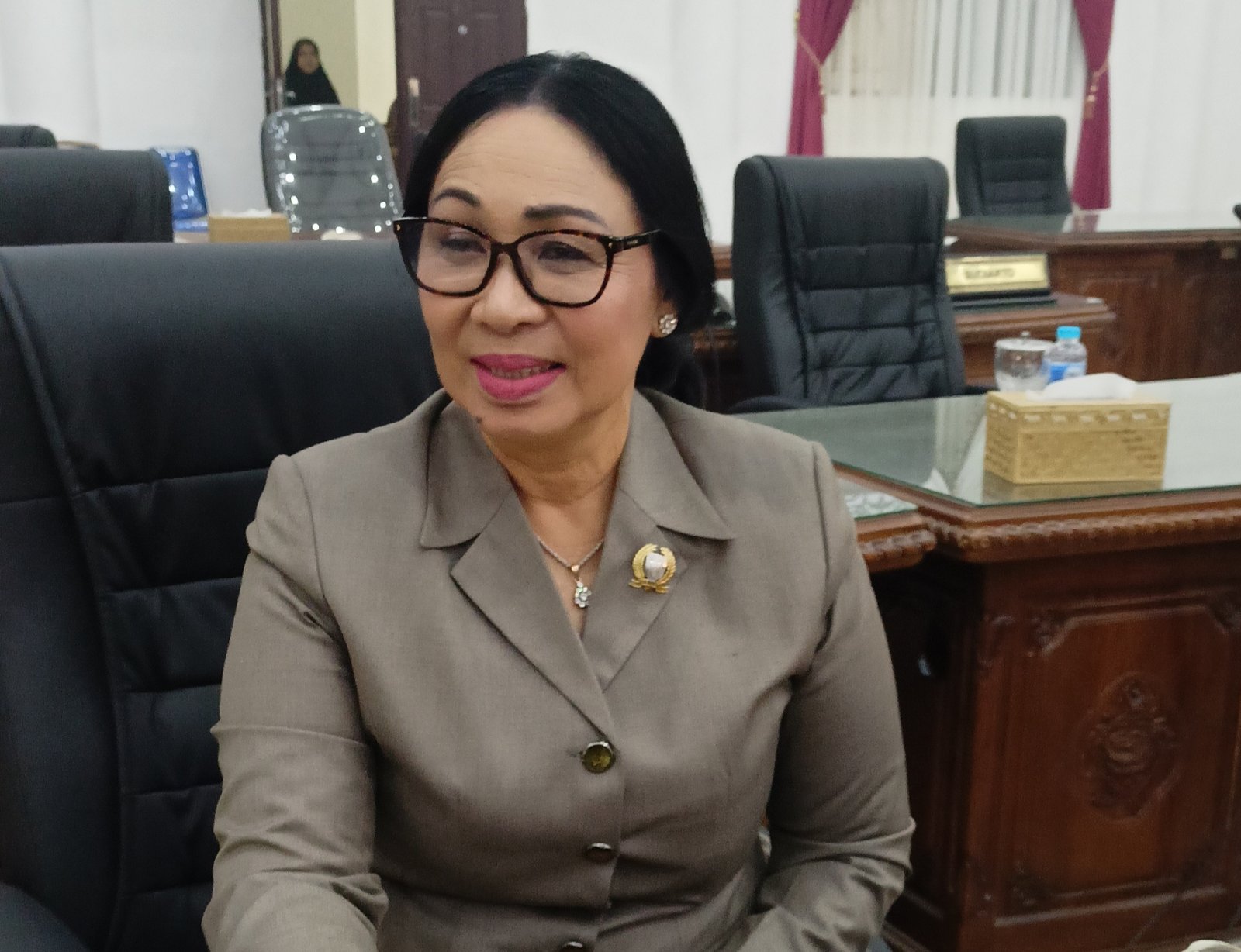 Hj Yangsi Hartini Resmi Pimpin Fraksi PDI-P DPRD Barsel IMG 20260922 170217