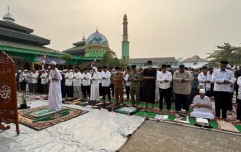 Pemkab dan Seluruh Elemen di Barsel Gelar Salat Istisqa dan Doa Bersama Pemkab dan Seluruh Elemen di Barsel Gelar Salat Istisqa dan Doa Bersama