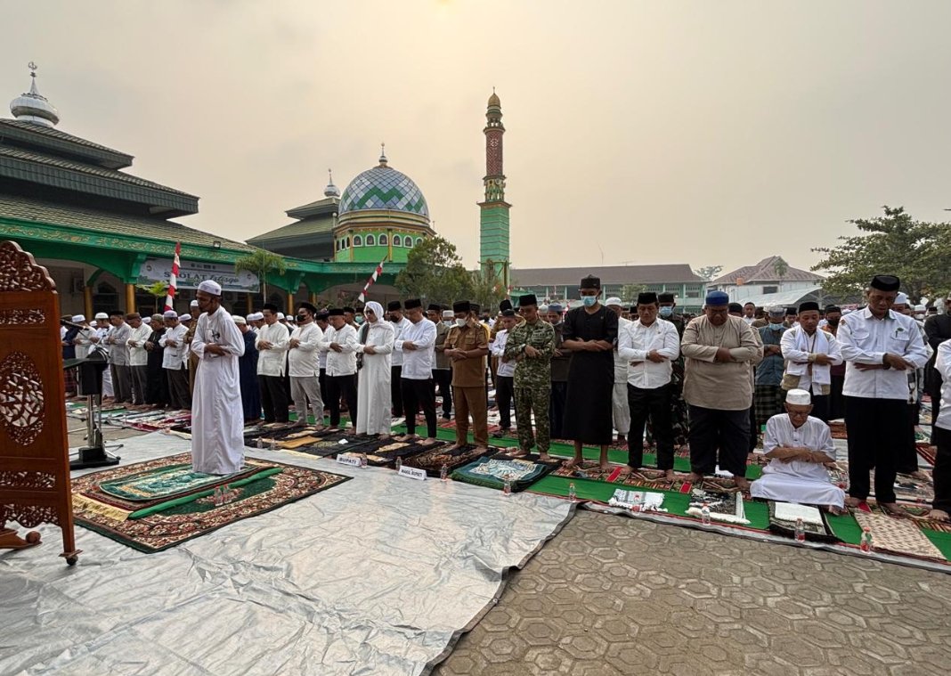Pemkab dan Seluruh Elemen di Barsel Gelar Salat Istisqa dan Doa Bersama Screenshot 2026 09 01 16 02 49 38 6012fa4d4ddec268fc5c7112cbb265e7