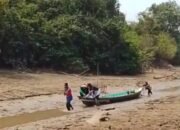 Kekeringan Ekstrem, Anak Sungai di Dusun Hilir Dangkal, Distribusi Barang Terganggu