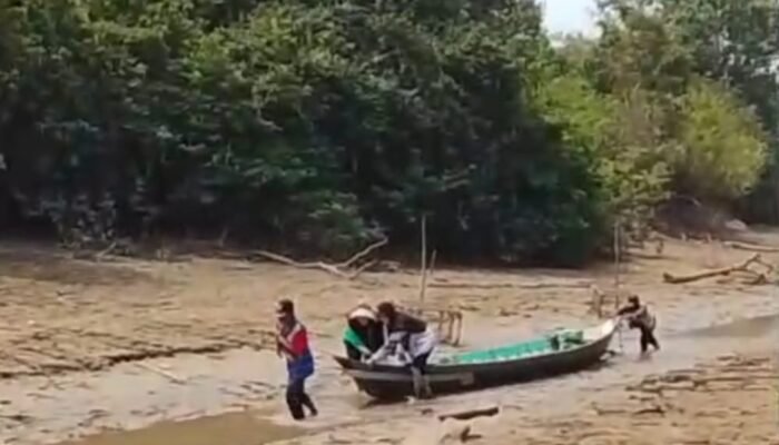 Kekeringan Ekstrem, Anak Sungai di Dusun Hilir Dangkal, Distribusi Barang Terganggu