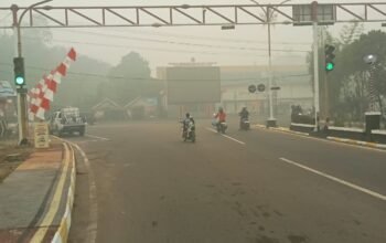 Traffic Light Simpang Tiga Kangkung Kembali Normal, Dishub Imbau Pengendara Waspadai Kabut Asap Traffic Light Simpang Tiga Kangkung Kembali Normal, Dishub Imbau Pengendara Waspadai Kabut Asap
