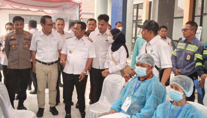 Ketika Dunia Kembali Terang: Kisah Dua Warga Barsel Menjemput Harapan dari Balik Kabut Katarak