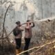 Pantang Pulang Sebelum Padam, Kapolres Barsel Pimpin Langsung Pemadaman Karhutla di Madara