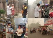 H. Alex Bagikan Ribuan Masker Gratis, Ajak Warga Barsel Waspadai Bahaya Kabut Asap
